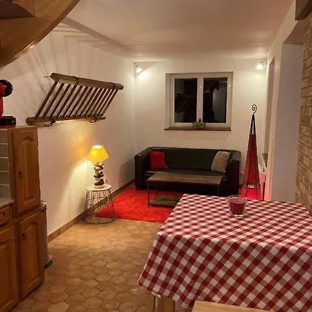 La Petite Maison De La Vallée Hébergement de vacances Bazainville