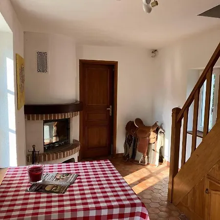 La Petite Maison De La Vallée Hébergement de vacances Bazainville